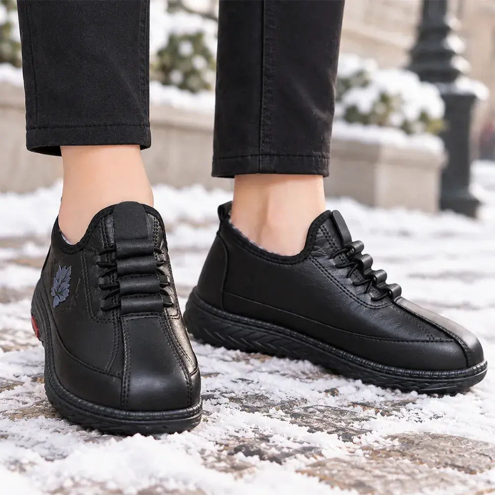 🔥50% SLEVA【35–41】❄️🍁 Zimní dámské boty s motivem javorového listu, zateplené vnitřní srstí, protiskluzová podrážka, lehké teplé boty pro maminky a seniorky