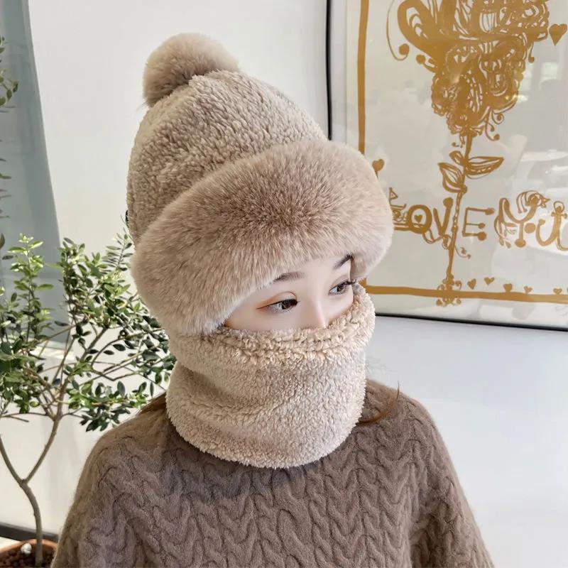 50% SLEVA 🔥Dámská zimní čepice s šátkem v jednom, dvouvrstvá zahuštěná komfortní fleece s okrajem z umělé králičí srsti, větruodolná, obvod čepice 58–62 cm, více barev